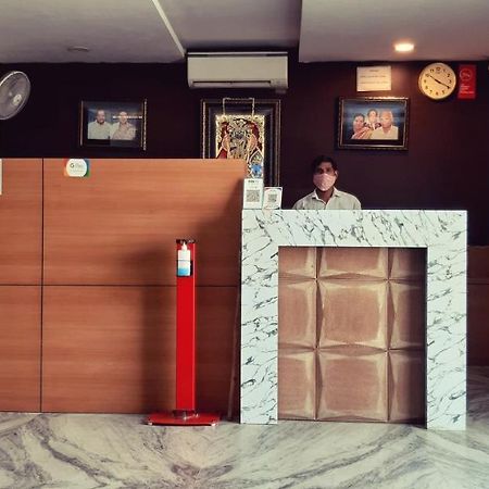 Hotel Sar Kamla Dham Skd Vrindavan Fully Vaccinated Staff Екстериор снимка