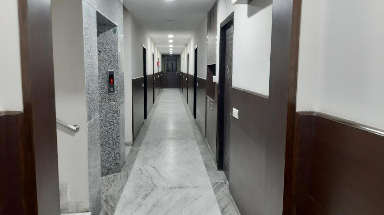 Hotel Sar Kamla Dham Skd Vrindavan Fully Vaccinated Staff Екстериор снимка
