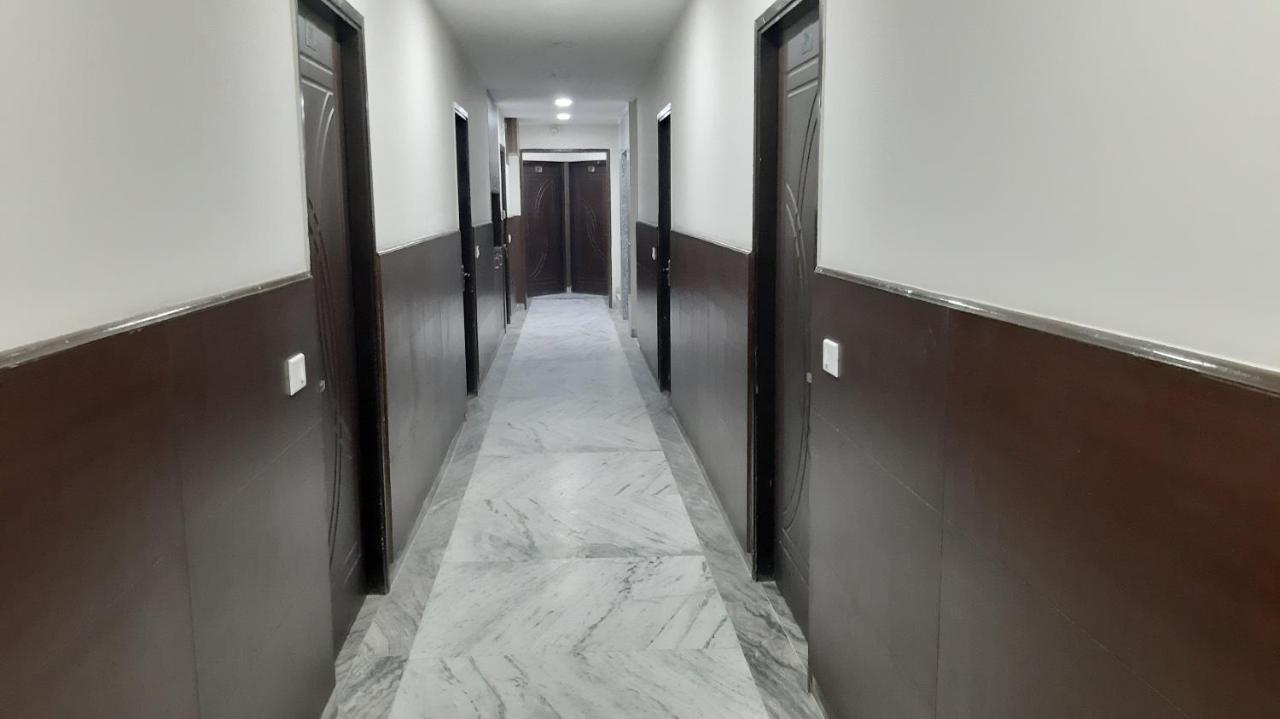 Hotel Sar Kamla Dham Skd Vrindavan Fully Vaccinated Staff Екстериор снимка
