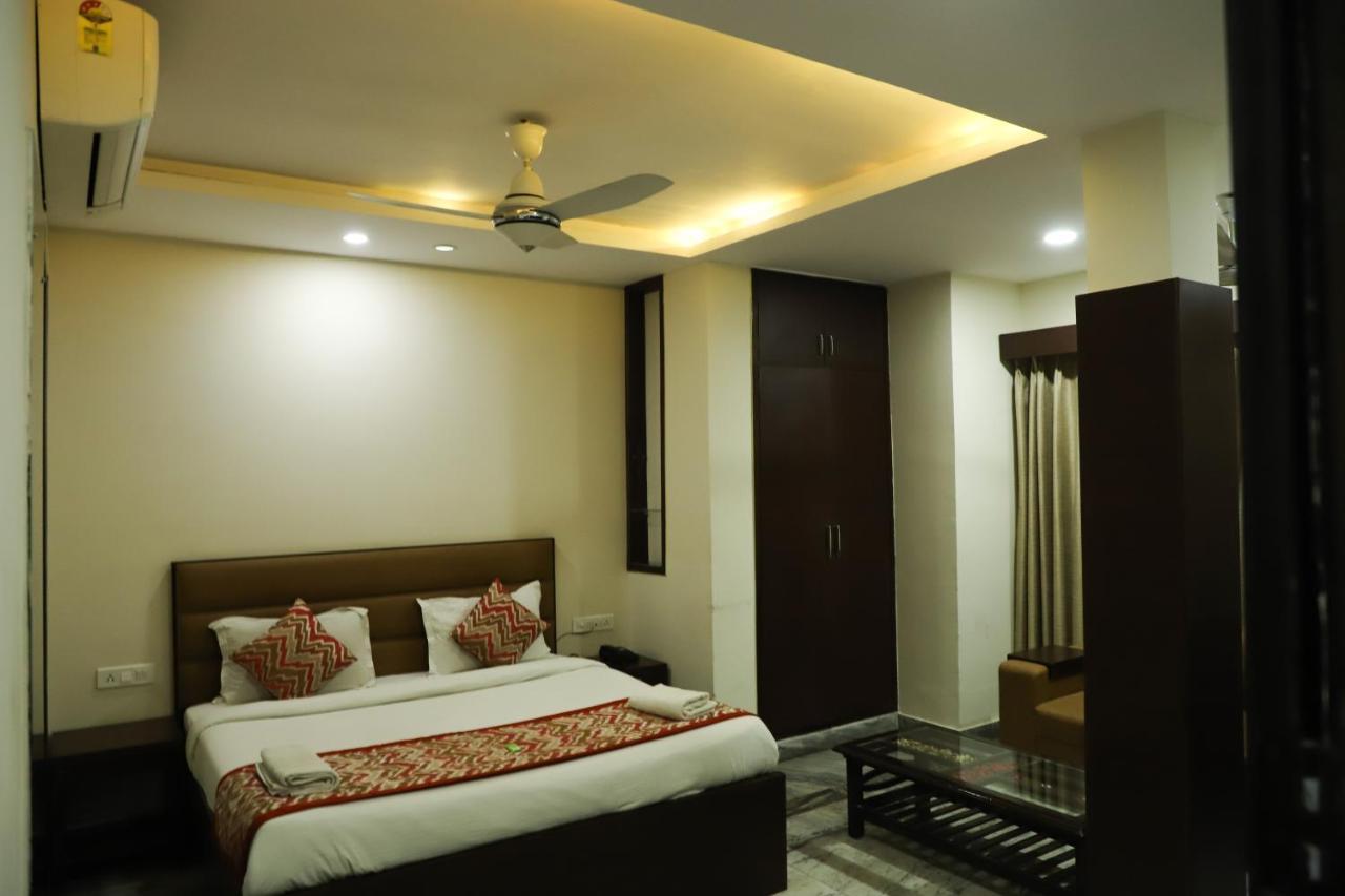 Hotel Sar Kamla Dham Skd Vrindavan Fully Vaccinated Staff Екстериор снимка