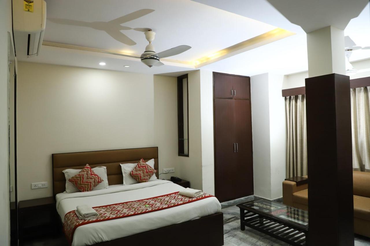 Hotel Sar Kamla Dham Skd Vrindavan Fully Vaccinated Staff Екстериор снимка