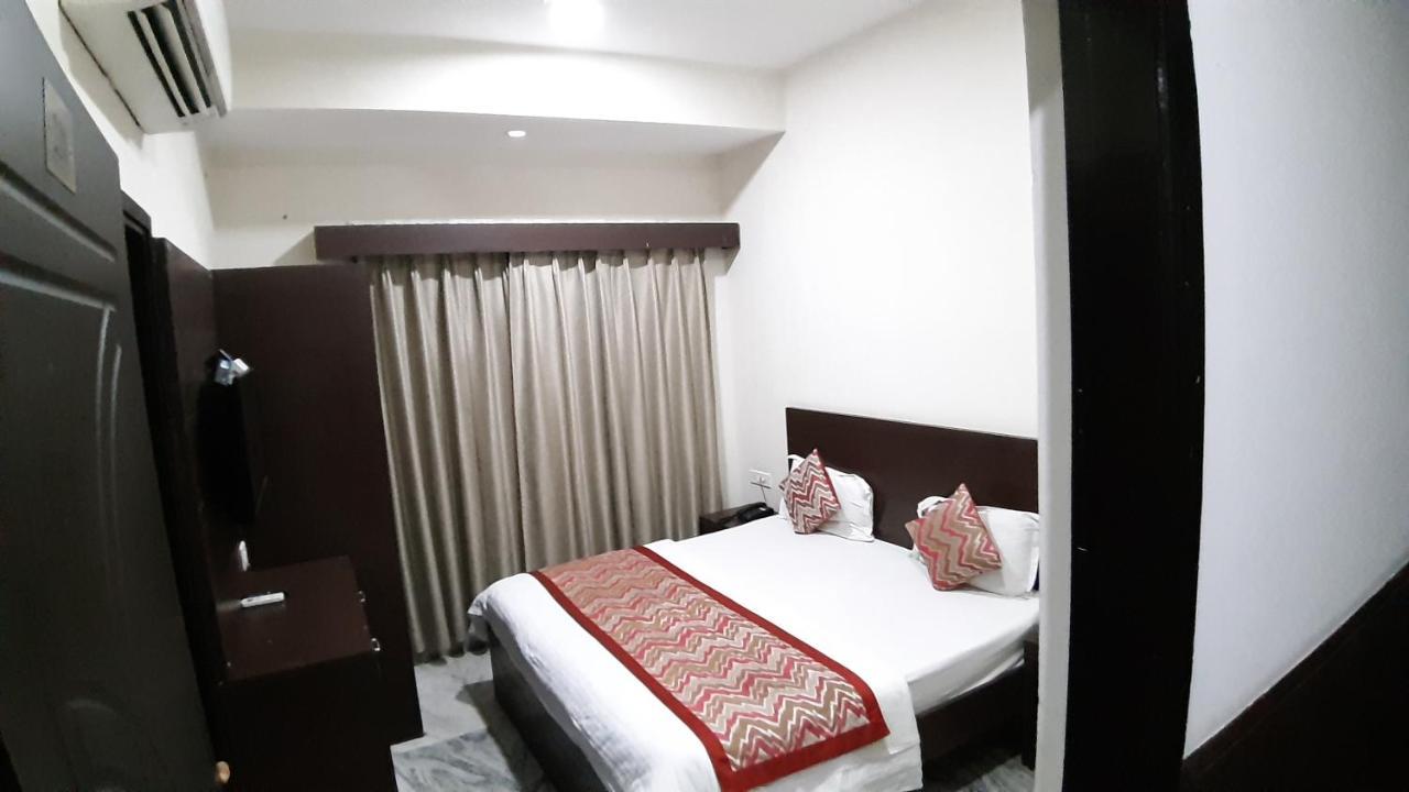 Hotel Sar Kamla Dham Skd Vrindavan Fully Vaccinated Staff Екстериор снимка