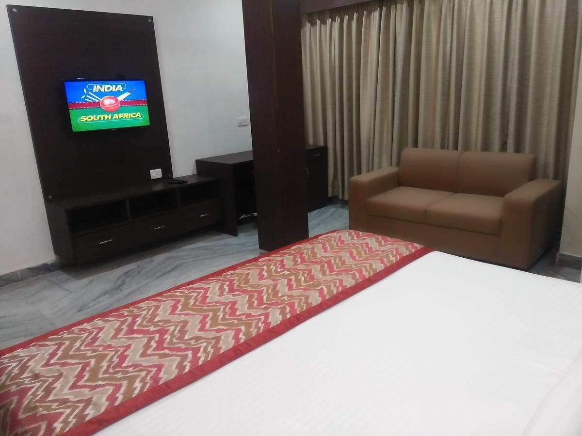 Hotel Sar Kamla Dham Skd Vrindavan Fully Vaccinated Staff Екстериор снимка