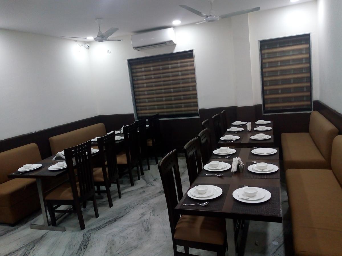 Hotel Sar Kamla Dham Skd Vrindavan Fully Vaccinated Staff Екстериор снимка