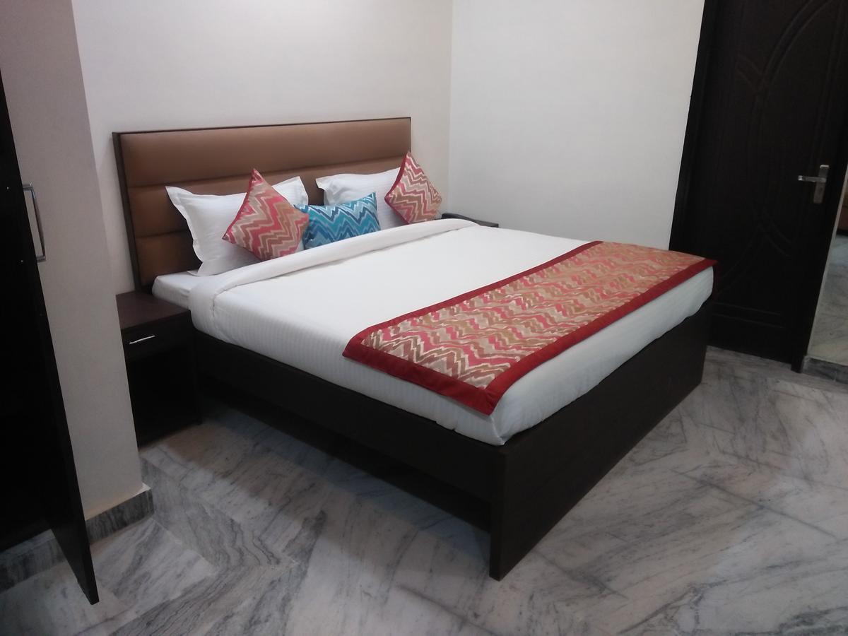 Hotel Sar Kamla Dham Skd Vrindavan Fully Vaccinated Staff Екстериор снимка