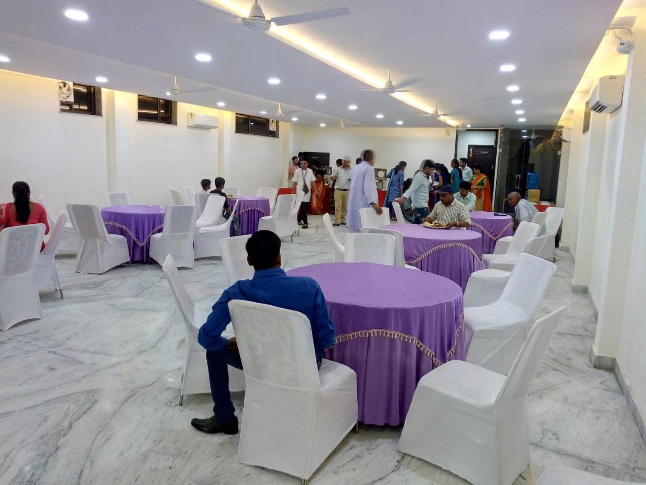 Hotel Sar Kamla Dham Skd Vrindavan Fully Vaccinated Staff Екстериор снимка