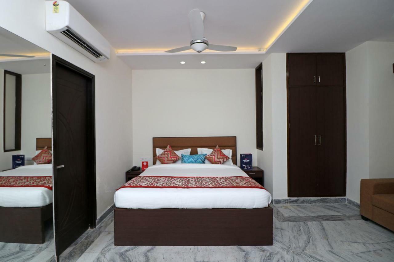 Hotel Sar Kamla Dham Skd Vrindavan Fully Vaccinated Staff Екстериор снимка