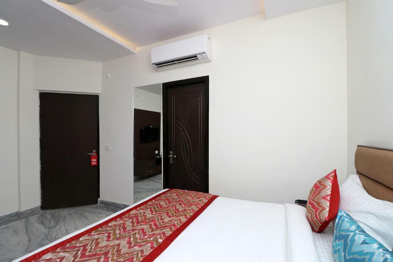 Hotel Sar Kamla Dham Skd Vrindavan Fully Vaccinated Staff Екстериор снимка