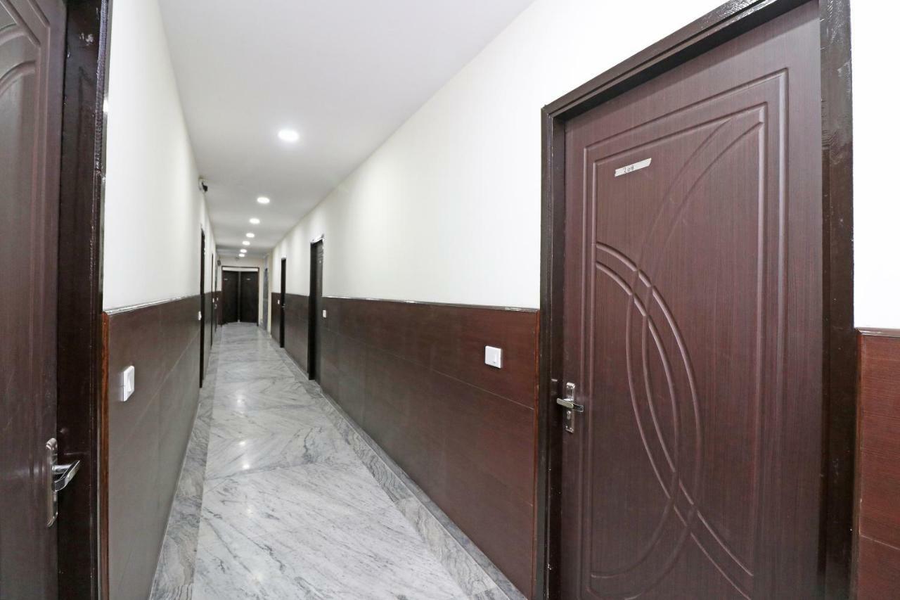 Hotel Sar Kamla Dham Skd Vrindavan Fully Vaccinated Staff Екстериор снимка
