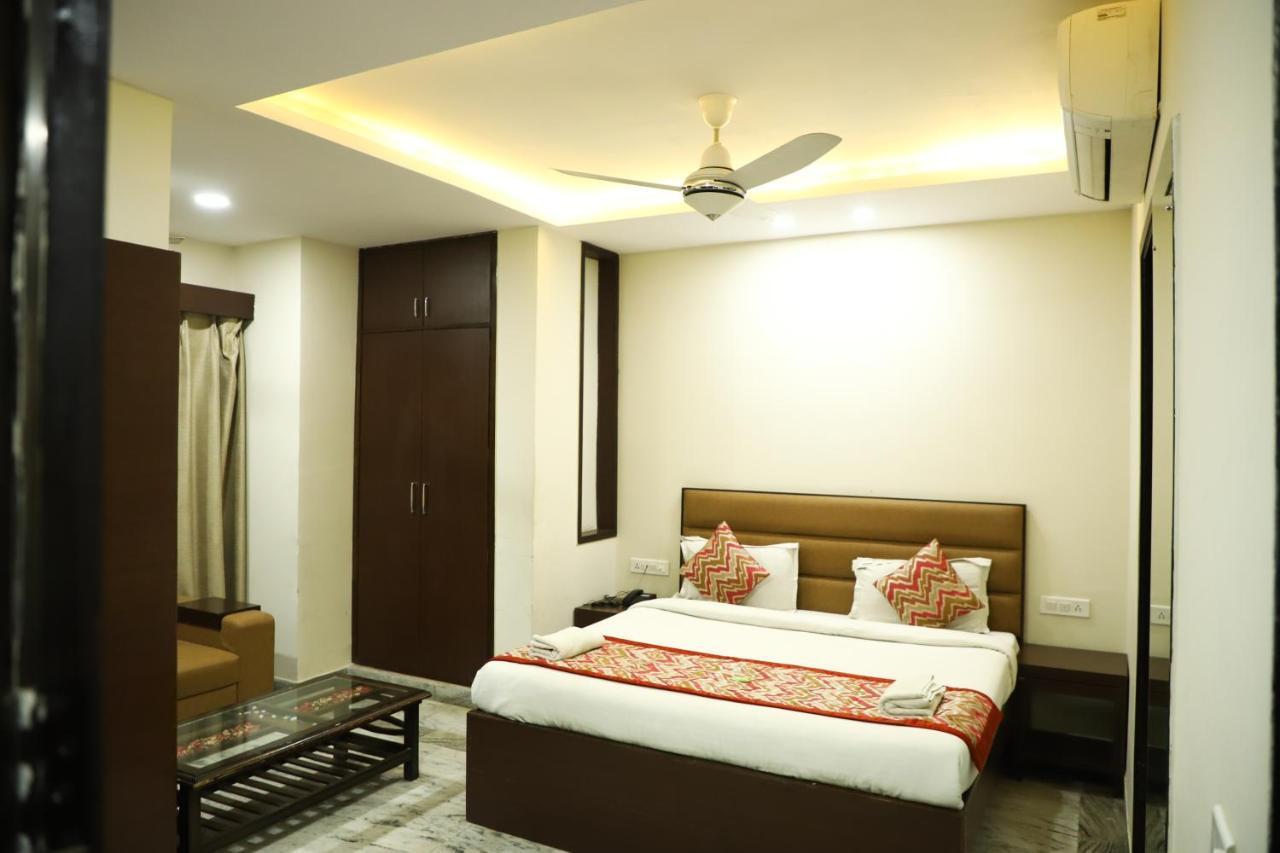 Hotel Sar Kamla Dham Skd Vrindavan Fully Vaccinated Staff Екстериор снимка